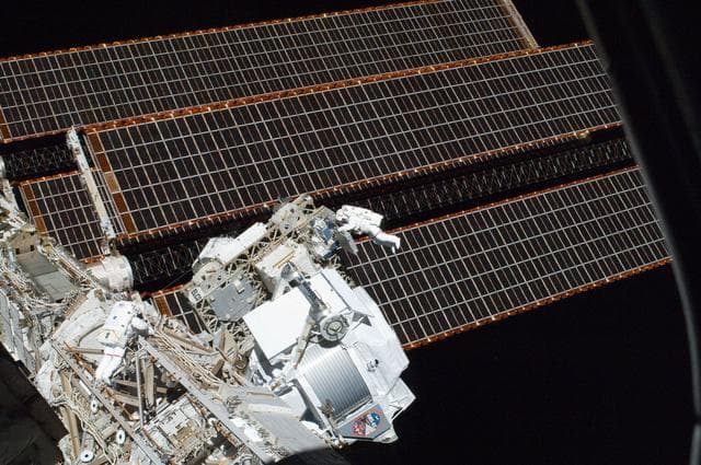 View of STS-134 Crew Members during EVA-1