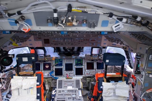 NASA image: Atlantis FWD Flight Deck