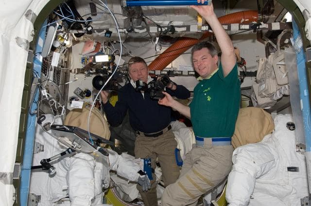 NASA image: Fossum and Samokutyaev in A/L