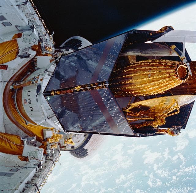 NASA image: STS-26 Discovery, Orbiter Vehicle (OV) 103, IUS / TDRS-C deployment