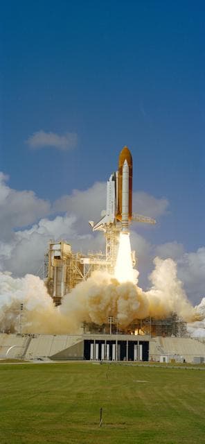 NASA image: STS-26 Discovery, Orbiter Vehicle (OV) 103, lifts off from KSC LC pad 39B