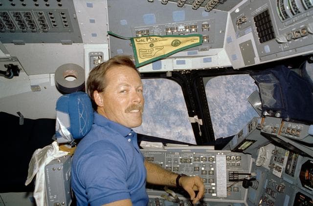 NASA image: s27-15-022d