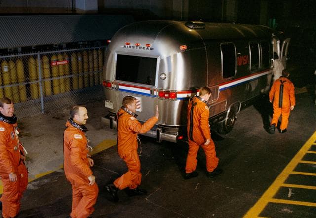 NASA image: STS-28 Columbia, OV-102, crewmembers leave KSC O&C Bldg en route to LC Pad 39