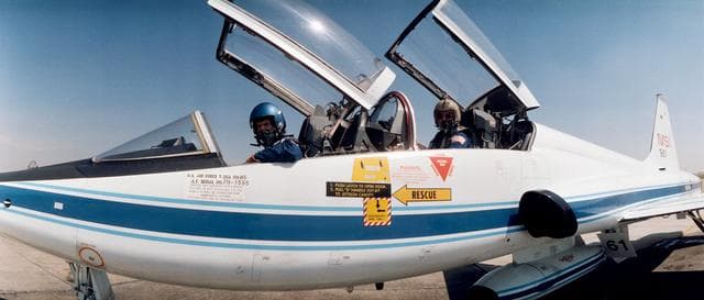 NASA image: STS-29 crewmembers in T-38A NASA 961 prepare for Ellington Field departure