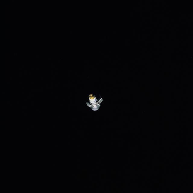NASA image: IUS with Magellan spacecraft drifts into space after STS-30 deployment