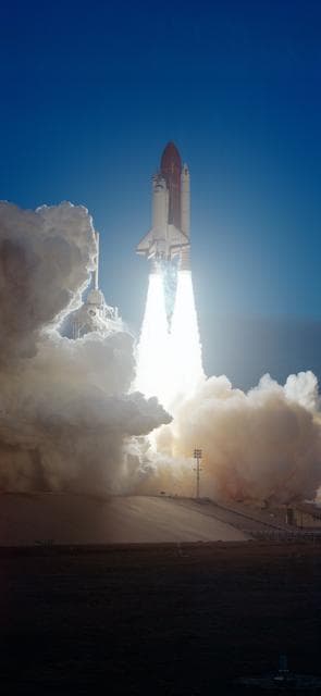 NASA image: STS-32 Columbia, OV-102, liftoff from KSC LC Pad 39A