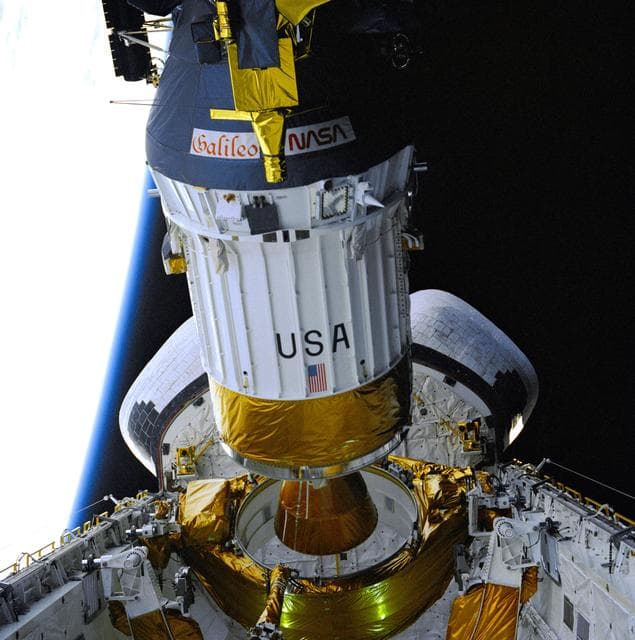 NASA image: STS-34 Galileo spacecraft / IUS deployment sequence in OV-104's payload bay