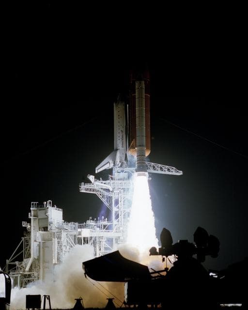 NASA image: STS-38 Atlantis, OV-104, lifts off from KSC LC Pad during night launch