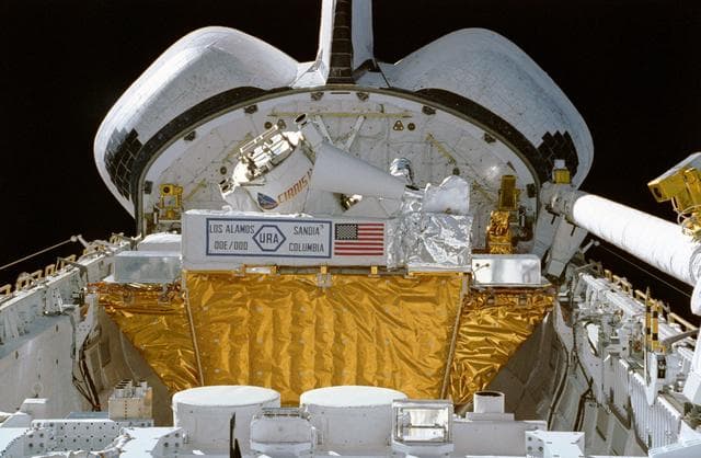 NASA image: STS-39 AFP-675 and STP-1 MPESS in OV-103's payload bay (PLB)