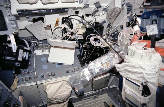 NASA image: STS-46 aft flight deck payload station "Marsha's workstation" aboard OV-104
