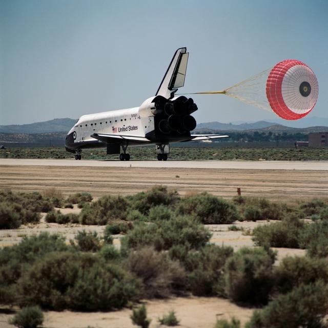 NASA image: STS-49 Endeavour, OV-105, drag chute deployment during landing at EAFB, Calif