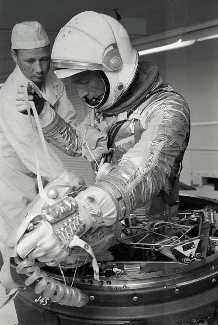 NASA image: Astronaut Scott Carpenter completes top egress training in white room 