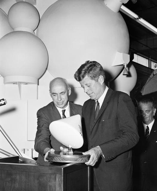 NASA image: Model of Apollo spacecraft presented to President Kennedy