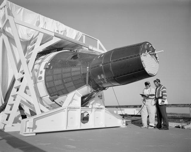 NASA image: GEMINI TESTING - SPACECRAFT 3 - SIMULATOR - BORESIGHT RANGE TEST - CAPE