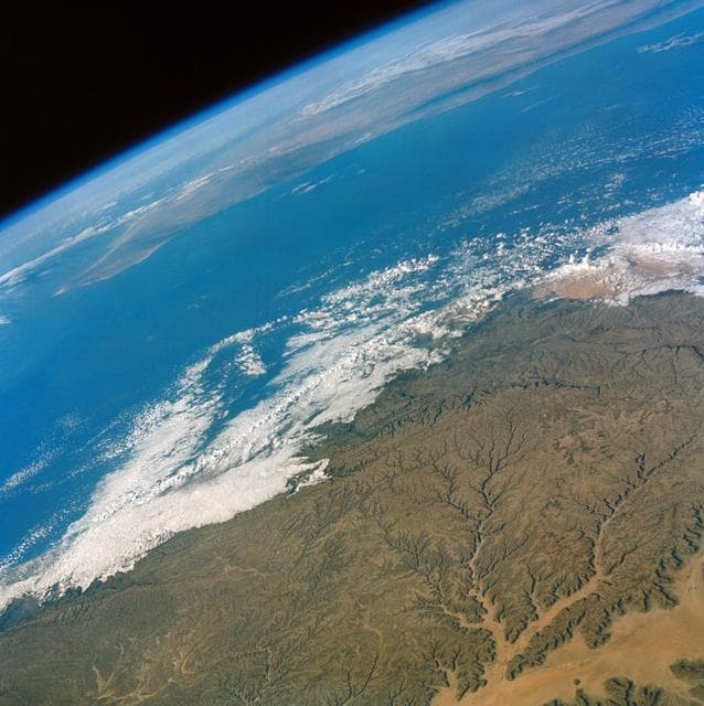 NASA image: GEMINI-TITAN (GT)-4 - EARTH SKY