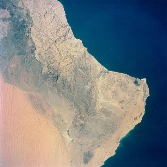 NASA image: GEMINI-TITAN (GT)-4 - EARTH-SKY VIEW