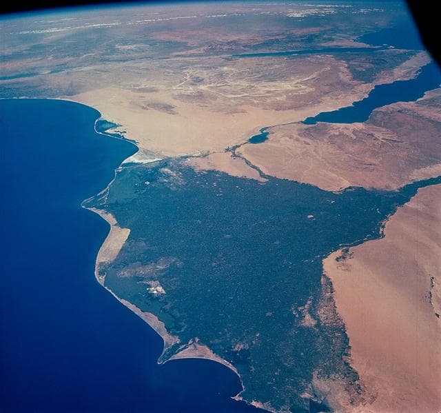 NASA image: GEMINI-TITAN (GT)-4 - EARTH-SKY - OUTER SPACE