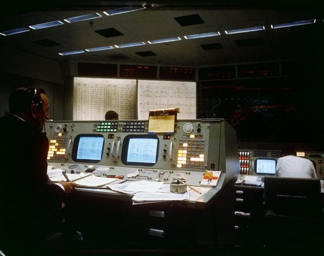 NASA image: MISSION CONTROL CENTER (MCC) - GEMINI-TITAN (GT)-7 - MSC