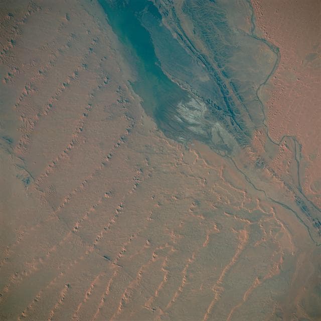 NASA image: Algeria- Gemini 7, Earth-Sky View