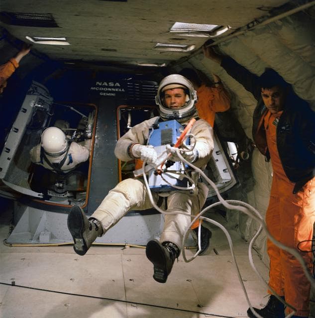 NASA image: ASTRONAUT DAVID R. SCOTT - TRAINING - WEIGHTLESSNESS - GT-8 PRIME CREW