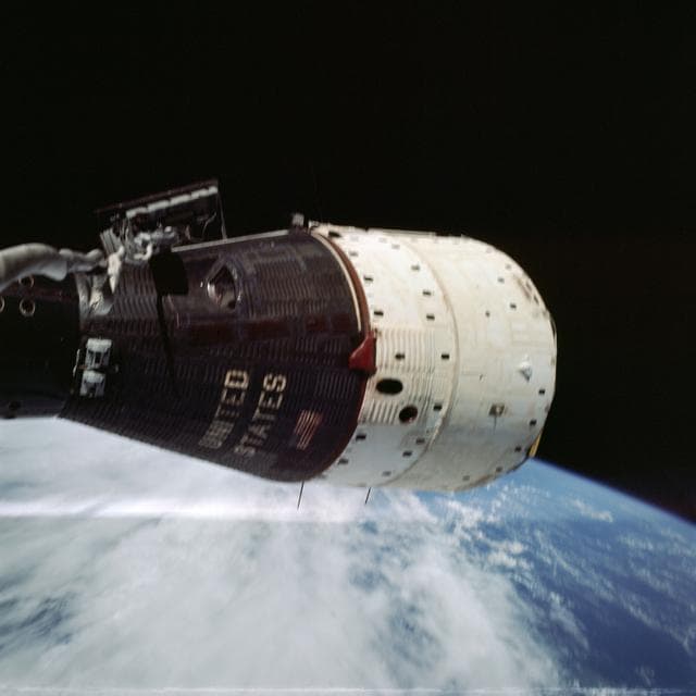 GEMINI-9 - EARTH SKY - EVA