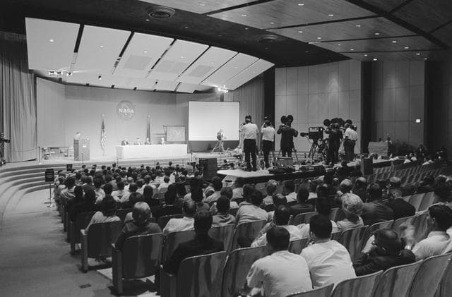 NASA image: PRESS CONFERENCE - GEMINI-TITAN (GT)-11 - MSC