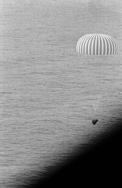 NASA image: GEMINI-TITAN (GT)-10 - RECOVERY - SPLASHDOWN - ATLANTIC