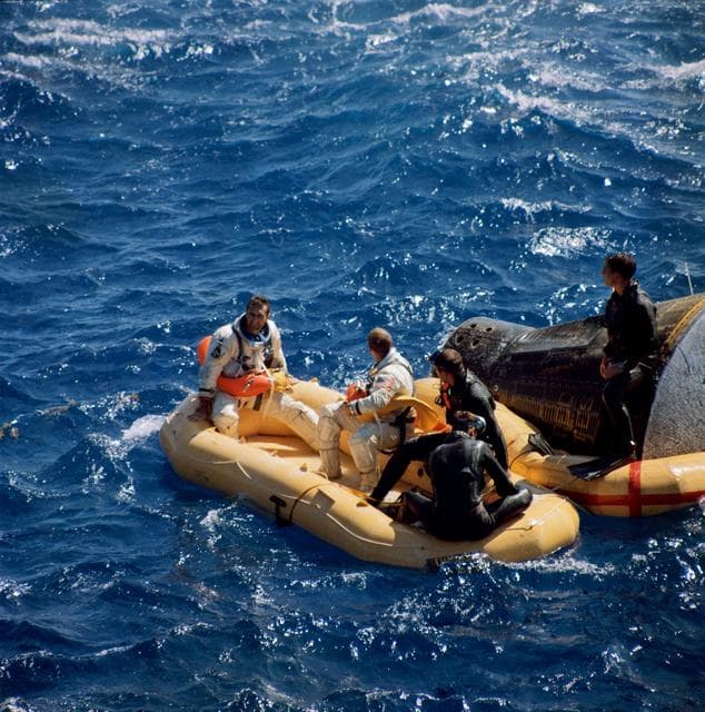 NASA image: GEMIN--TITAN (GT)-XI - RECOVERY - FROGMEN - ATLANTIC