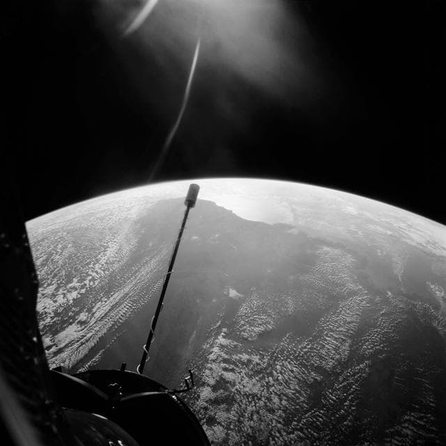 NASA image: GEMINI-TITAN (GT)-11 - EARTH SKY - OUTER SPACE