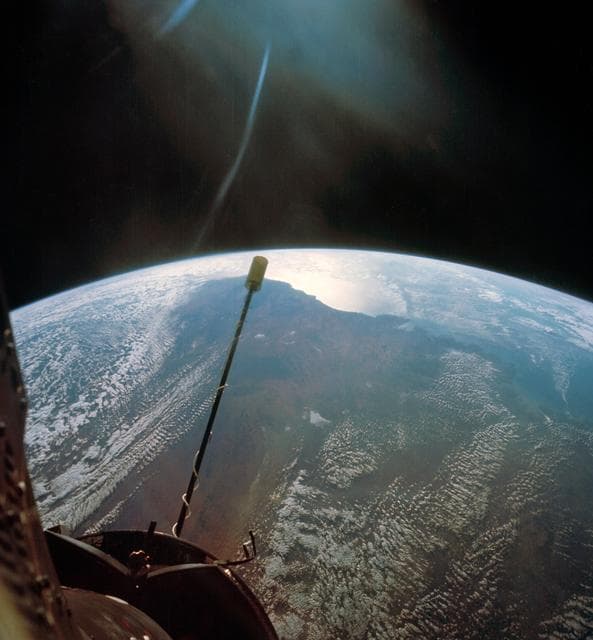 NASA image: GEMINI-TITAN (GT)-11 - EARTH SKY - OUTER SPACE