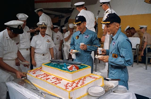 NASA image: GT-12 - CAKE - RECOVERY CEREMONIES