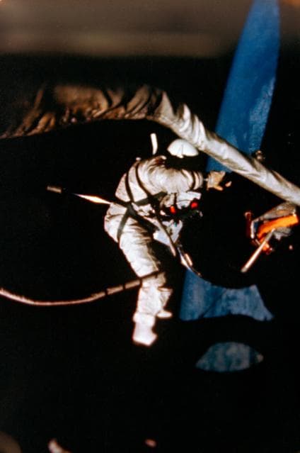 NASA image: GT-12 - EARTH SKY - EVA