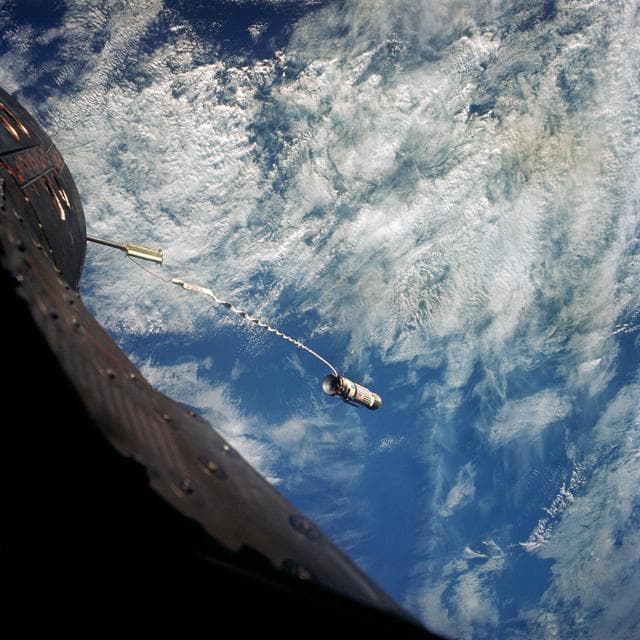 NASA image: GEMINI-TITAN (GT)-12 - EARTH SKY - AGENA TETHER LINE - OUTER SPACE
