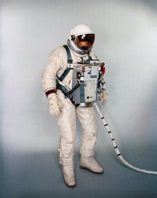 NASA image: Test subject equipped with Gemini 12 Life Support System and waist tethers