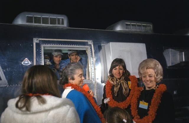 NASA image: Apollo 12 Crewmembers - Greeting - Family - Arrival - Ellington AFB (EAFB), TX