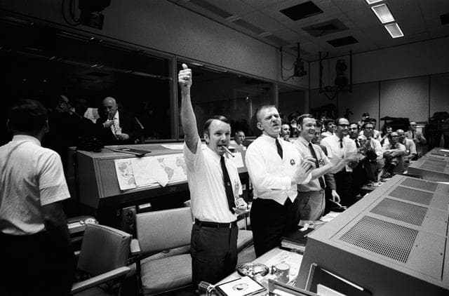 NASA image: Apollo 13 MCC DURING RECOVERY 