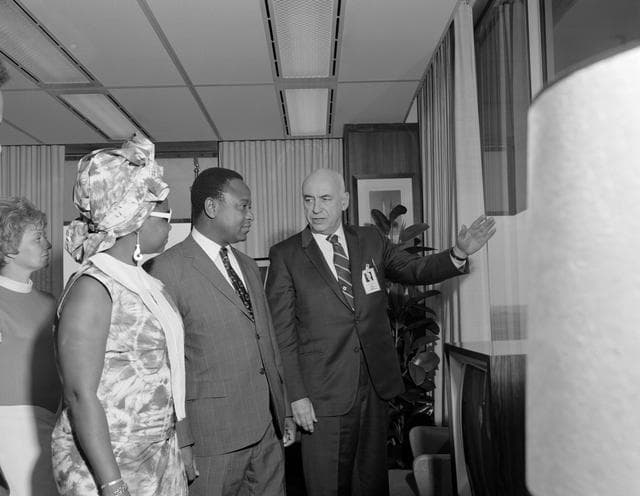 NASA image: VISITORS - TOUR - NIGERIAN AMBASSADOR - MSC