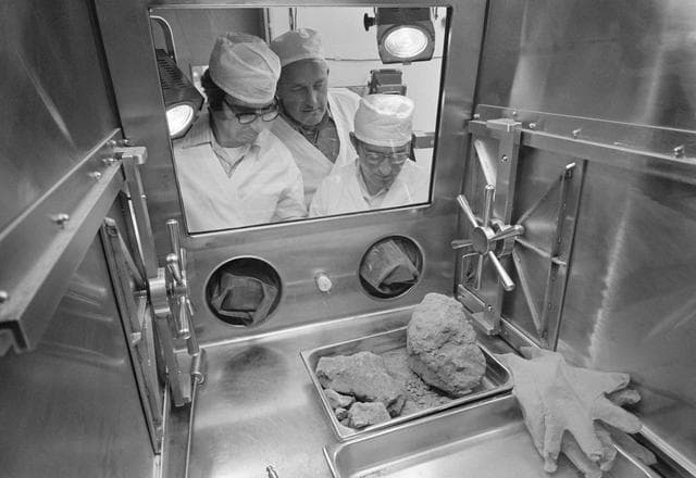 NASA image: LUNAR SAMPLE - APOLLO XVI - MSC