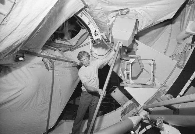 NASA image: SKYLAB (SL)-2 - INFLIGHT (DAMAGE/REPAIR)