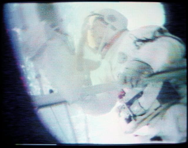 NASA image: ASTRONAUT KERWIN, JOSEPH P. - EXTRAVEHICULAR ACTIVITY (EVA) - SKYLAB (SL)-2