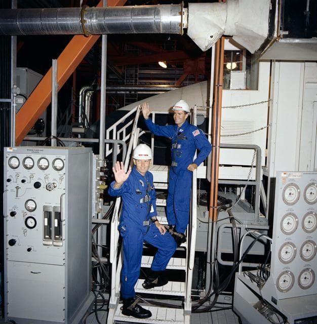NASA image: third "free flight" of Shuttle Orbiter 101 Spacecraft