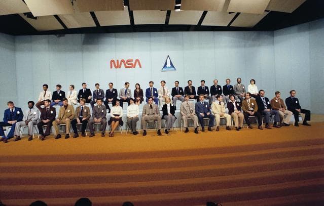NASA image: CREW CANDIDATES - SHUTTLE - JSC