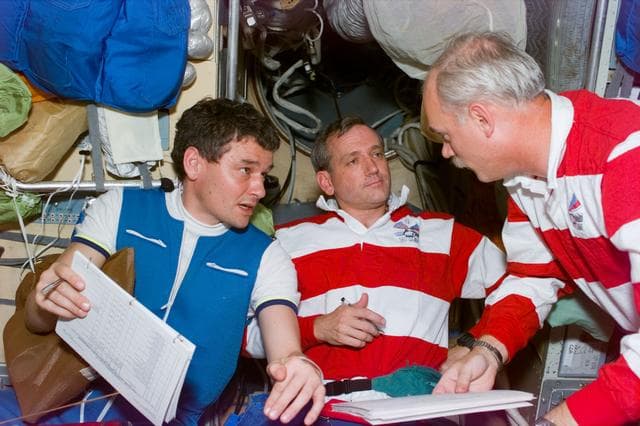 NASA image: Astronauts Akers and Readdy with Mir 22 commander Korzun in Base Block