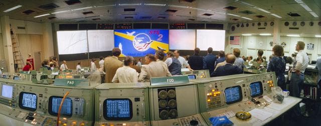 NASA image: INFLIGHT (MISSION CONTROL CENTER [MCC]) - STS-2 - JSC