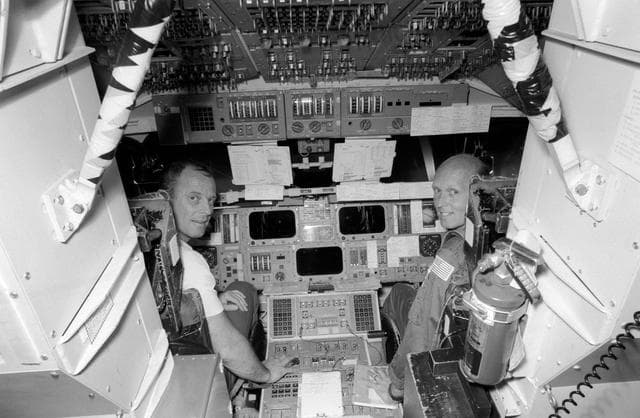 NASA image: CREW TRAINING (SHUTTLE MISSION SIMULATOR [SMS]) - STS-3 - JSC