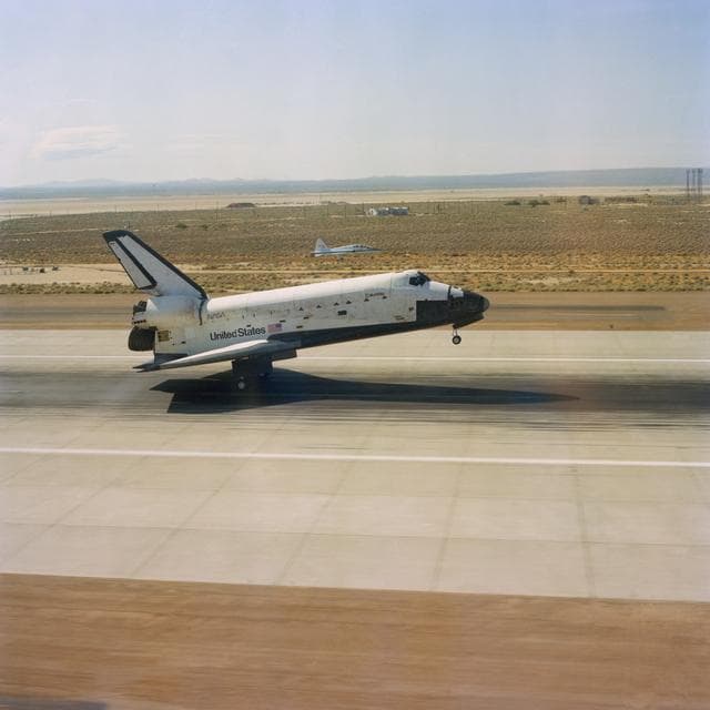 NASA image: LANDING - STS-3 - EDWARDS AFB (EAFB), CA