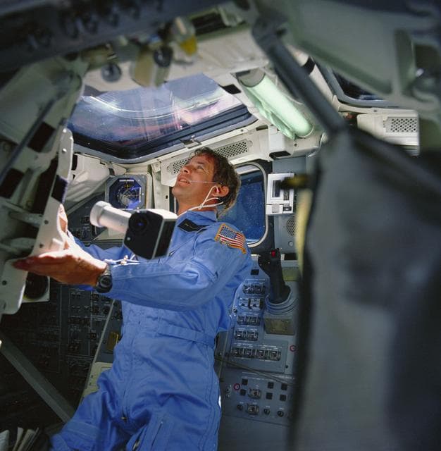 NASA image: PAYLOADS - SHUTTLE  (SBS & ANIK )