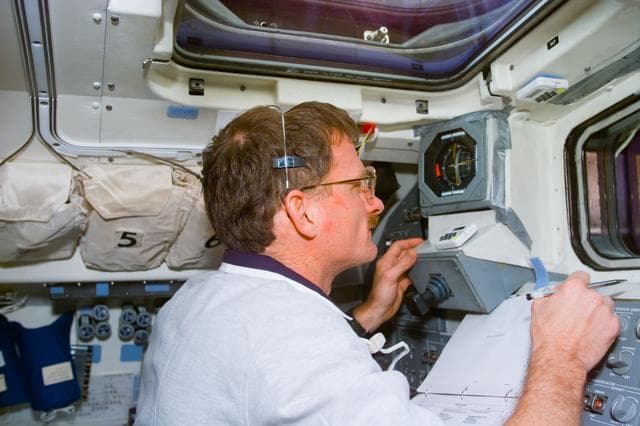 NASA image: Flight deck activity during contingency EVA 5 on Flight Day 8