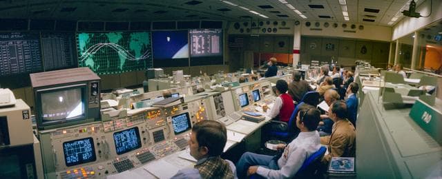 NASA image: Inflight - STS-11/41B (MISSION CONTROL CENTER [MCC]) - JSC