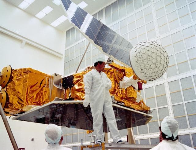 NASA image: Documentation of STS 41-G payloads while in Hangar AE at Cape Canaveral
